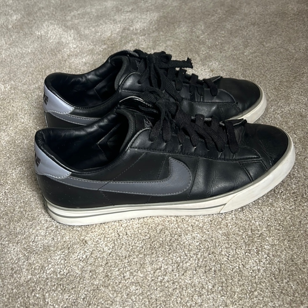 Men’s Nike sneakers!